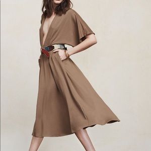 NWT Reformation Andy V-Neck Kimono Sleeve Camel Brown Jersey Midi Dress